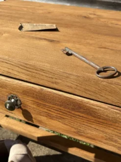 Table / Bureau ancien rénové – Pièce unique