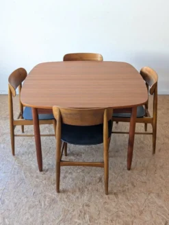 Table carrée teck scandinave extensible années 60