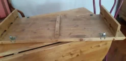 Table cateleg