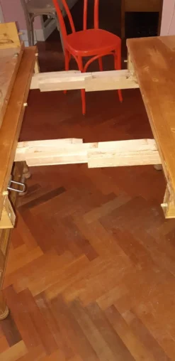 Table cateleg