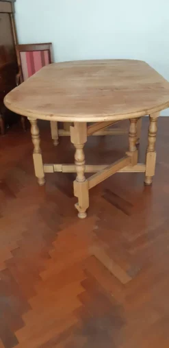 Table cateleg