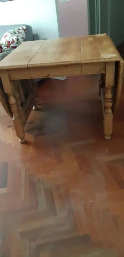 Table cateleg