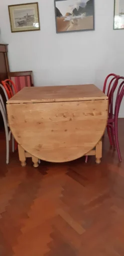 Table cateleg