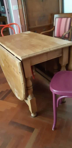 Table cateleg