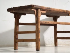 Table console basse ancienne en bois de pin – Chine, vers 1900