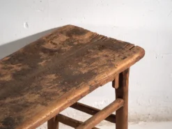 Table console basse ancienne en bois de pin – Chine, vers 1900