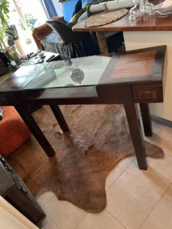 Table console / Bureau vitrine en bois exotique et verre – Style Colonial