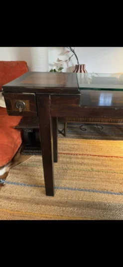 Table console / Bureau vitrine en bois exotique et verre – Style Colonial