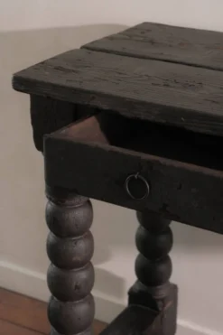 Table console en finition Shou Sugi Ban