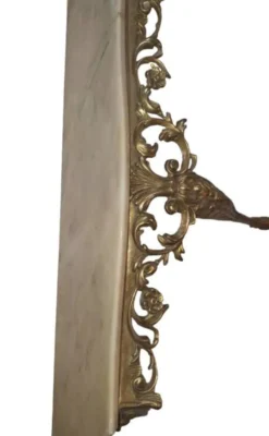 Table console en métal doré et son plateau marbre