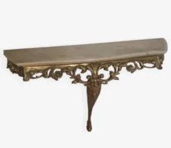 Table console en métal doré et son plateau marbre