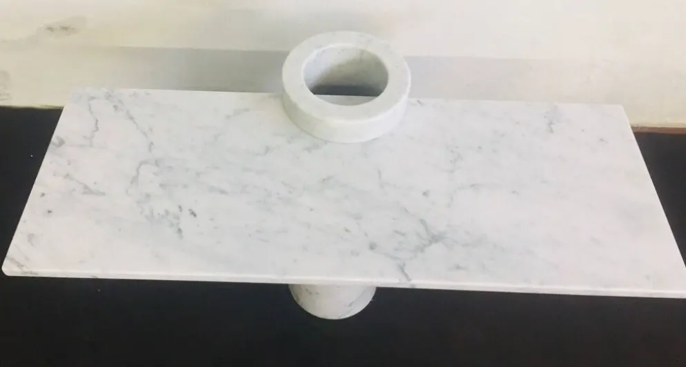Table Console Modèle Loico en Marbre Blanc Carrara par Angelo Mangiarotti pour Skipper, années 1990.