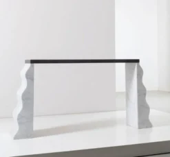 Table Console Montenegro par Ettore Sottsass pour Ultima Edizioni, années 1980.