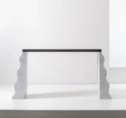 Table Console Montenegro par Ettore Sottsass pour Ultima Edizioni, années 1980.