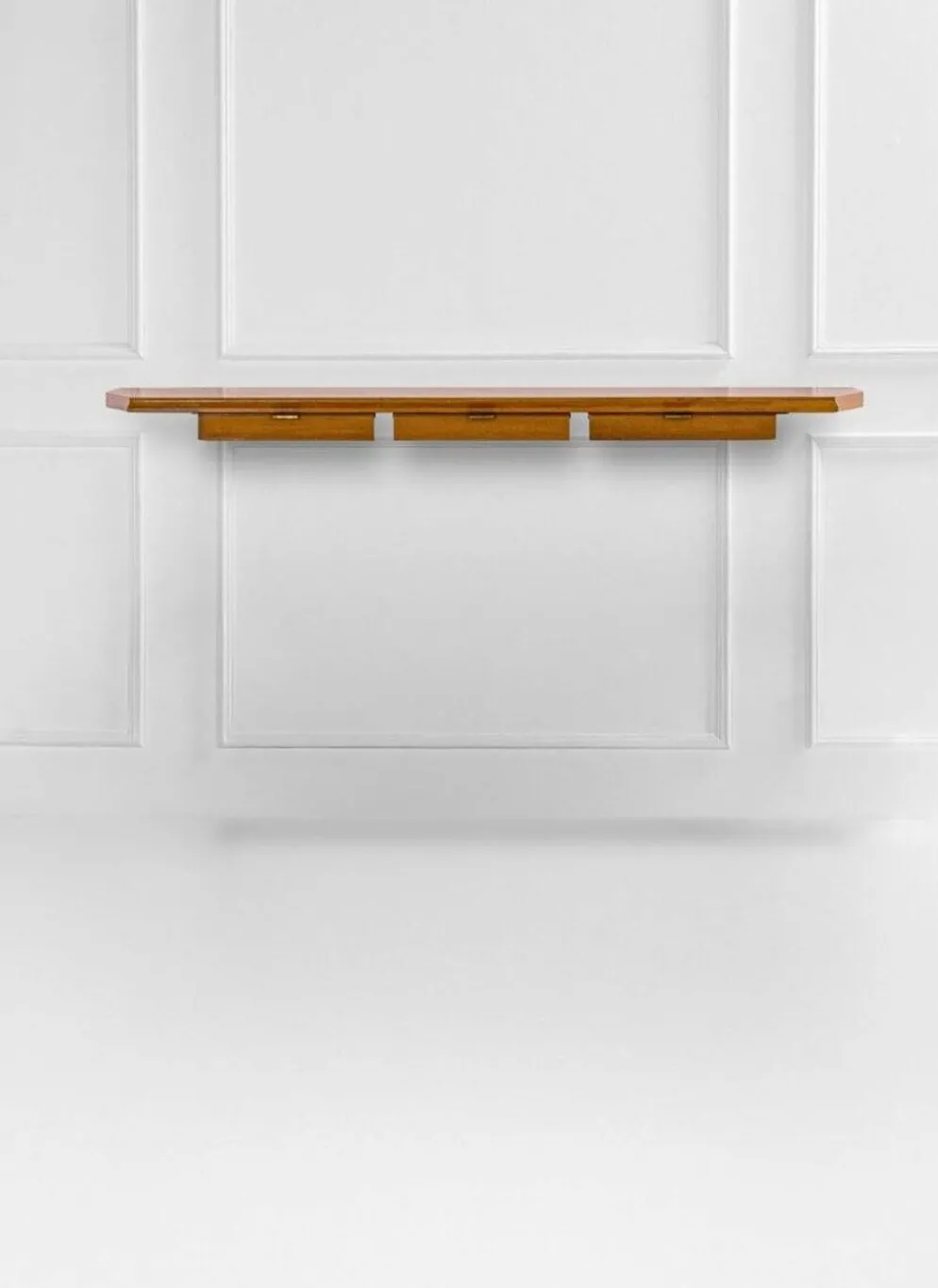 Table console murale en bois avec tiroirs et poignées en laiton par Osvaldo Borsani pour ABV, années 1950.