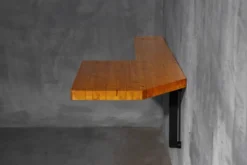 Table console murale par Charlotte Perriand, France, années 1950.