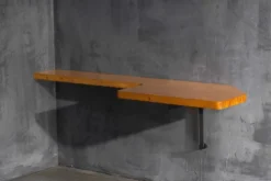 Table console murale par Charlotte Perriand, France, années 1950.