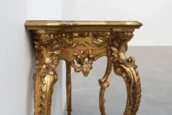 Table console sculptée avec plateau en verre fumé, style Louis XV, Italie