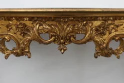Table console sculptée avec plateau en verre fumé, style Louis XV, Italie