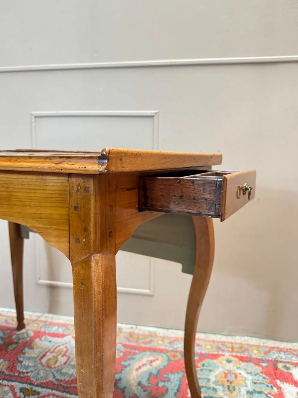 Table à écrire, liseuse en merisier d’époque louis xv, xviii eme siècl