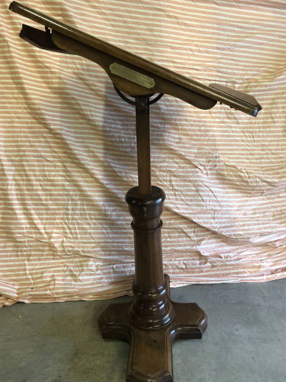 Table à écrire réglable