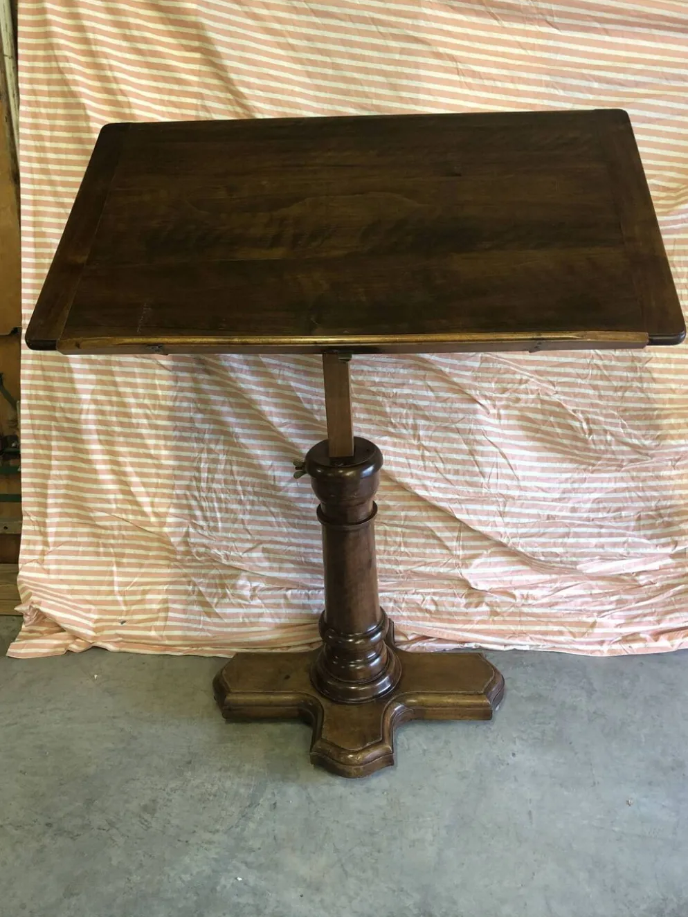 Table à écrire réglable