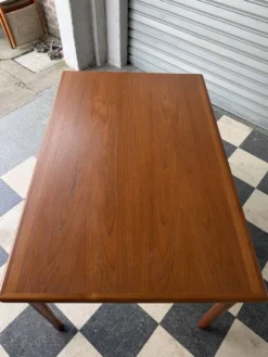 Table danoise en teck