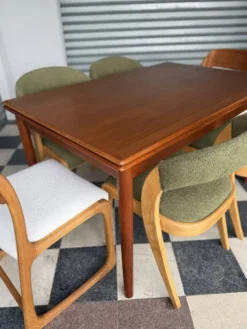 Table danoise en teck