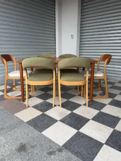 Table danoise en teck