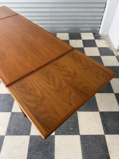 Table danoise en teck