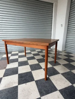 Table danoise en teck