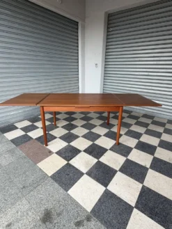 Table danoise en teck