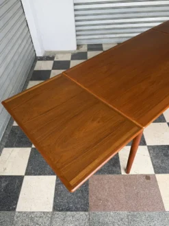 Table danoise en teck