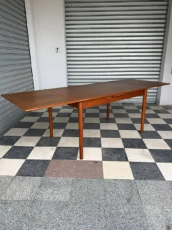 Table danoise en teck