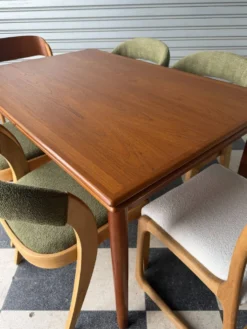 Table danoise en teck