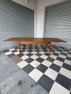 Table danoise en teck