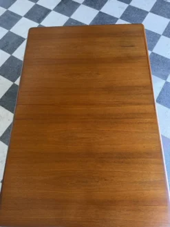 Table danoise en teck HW Klein pour Bramin