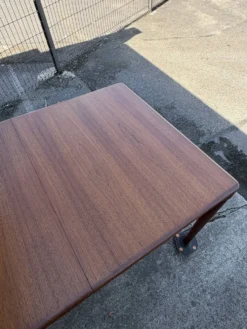 Table danoise en teck HW Klein pour Bramin