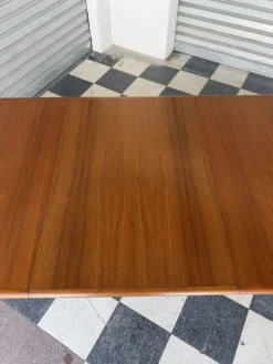 Table danoise en teck HW Klein pour Bramin