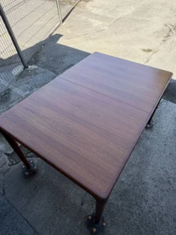 Table danoise en teck HW Klein pour Bramin
