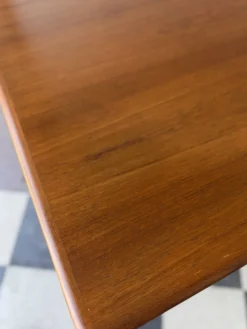Table danoise en teck HW Klein pour Bramin