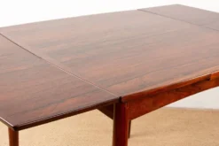 Table Danoise extensible et réversible, jeux/repas palissandre P.Hundevad.