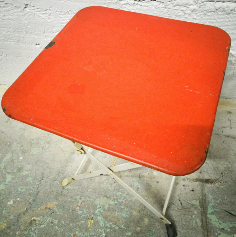 Table d'apoint enfant