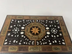 Table d'apparat en bois noirci a plateau marqueté Espagne XIX siècle