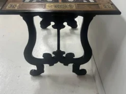Table d'apparat en bois noirci a plateau marqueté Espagne XIX siècle