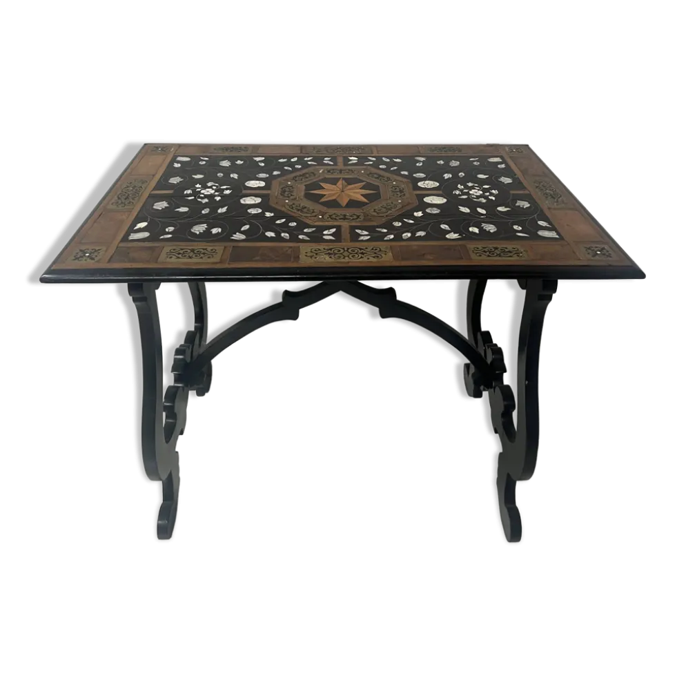 Table d'apparat en bois noirci a plateau marqueté Espagne XIX siècle