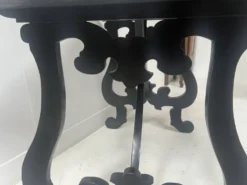 Table d'apparat en bois noirci a plateau marqueté Espagne XIX siècle