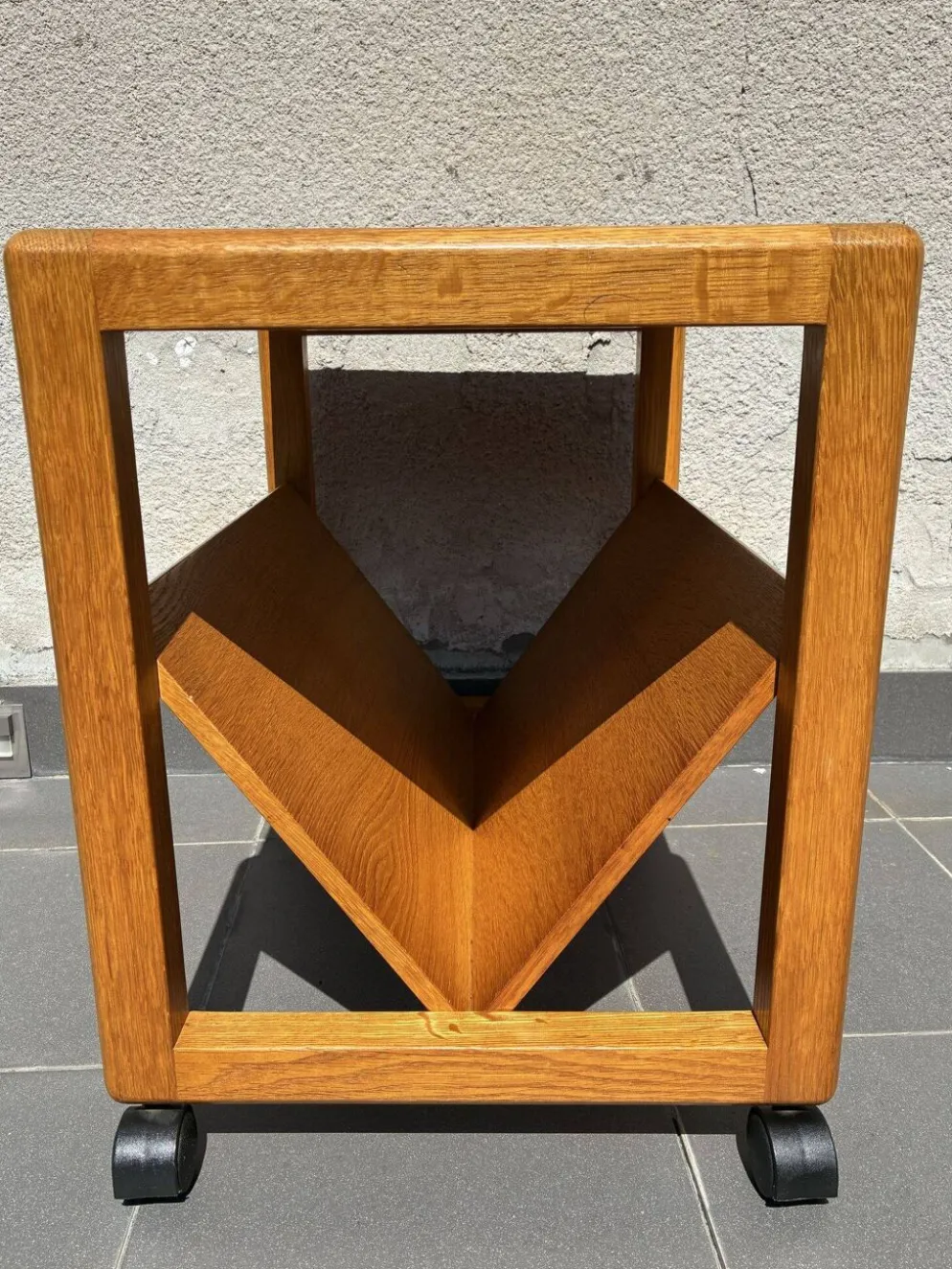 Table d'appoint Aksel Kjersgaard pour Odder avec étagère à magazines, années 1960.