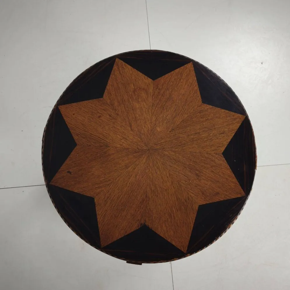 Table d'appoint Amsterdam School / Art Déco avec plateau incrusté d'étoiles vers 1920
