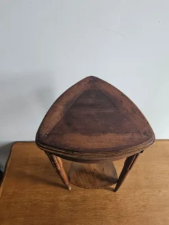 Table d'appoint ancienne